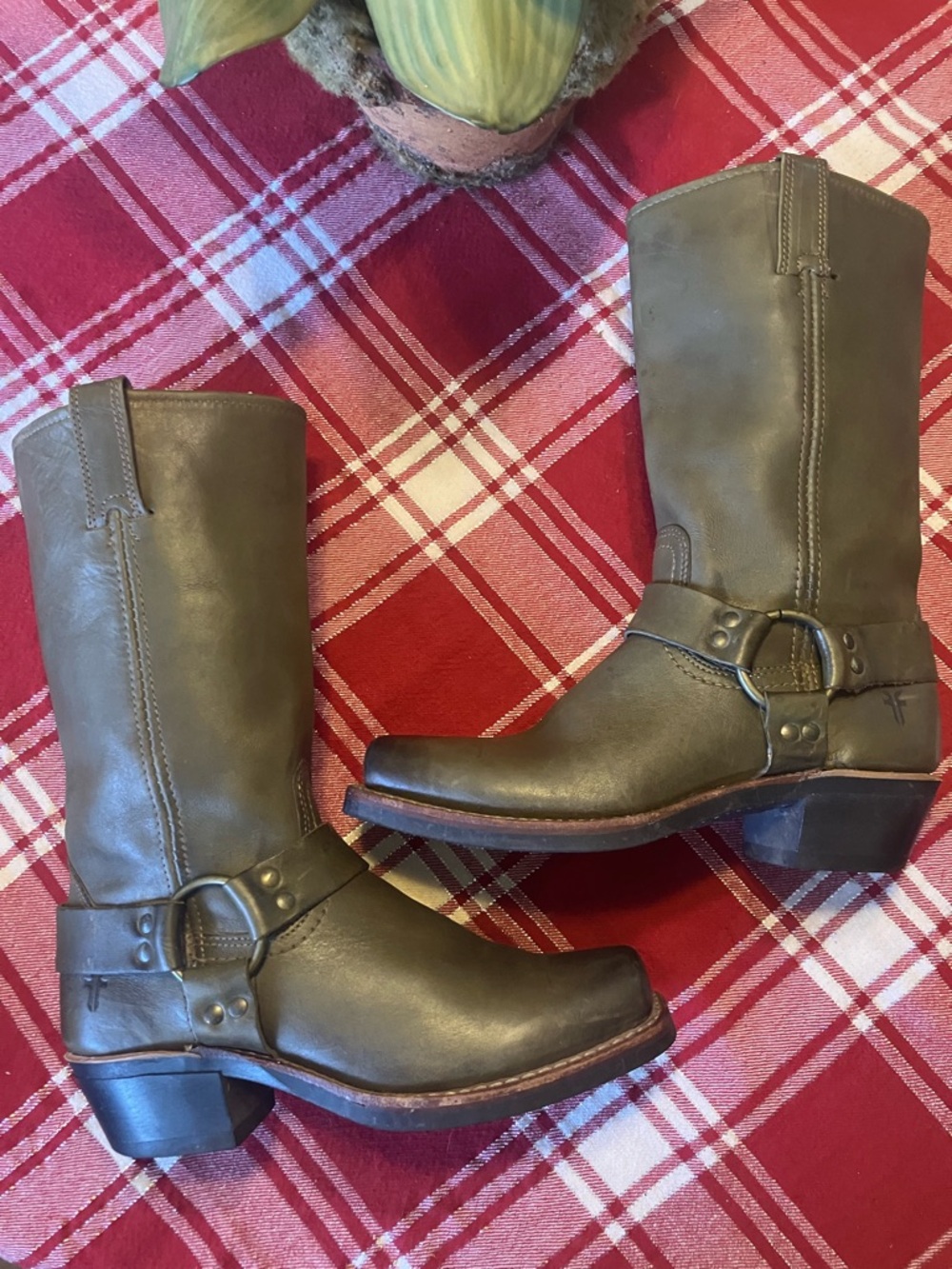 Frye Harness 12R Boots Olive Green Size 8 | Rare Discontinued Color - Picture 5 of 14